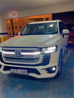 تۆیۆتا لاند کروزەر